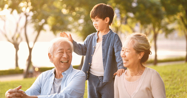 Nhìn Nhận Đúng Về Mối Quan Hệ Ông Bà và Cháu Trong Gia Đình