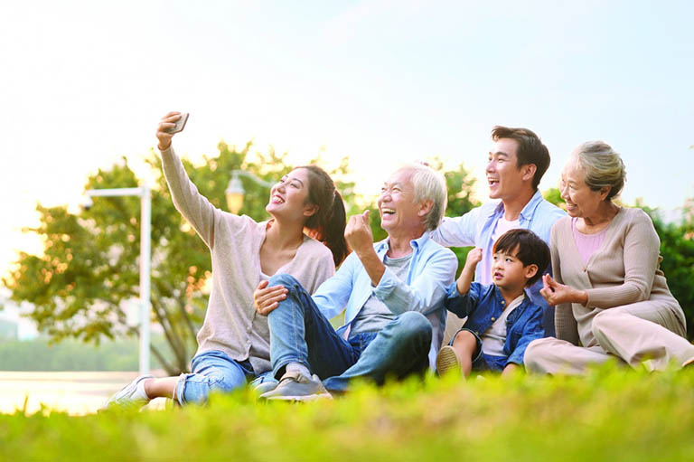 Cái Giá Của Tình Yêu Giả Vờ Trong Thanh Xuân